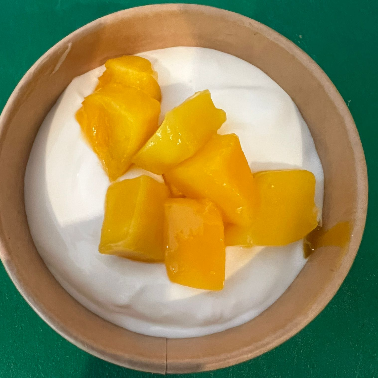 YOGUR GRIEGO CON MANGO