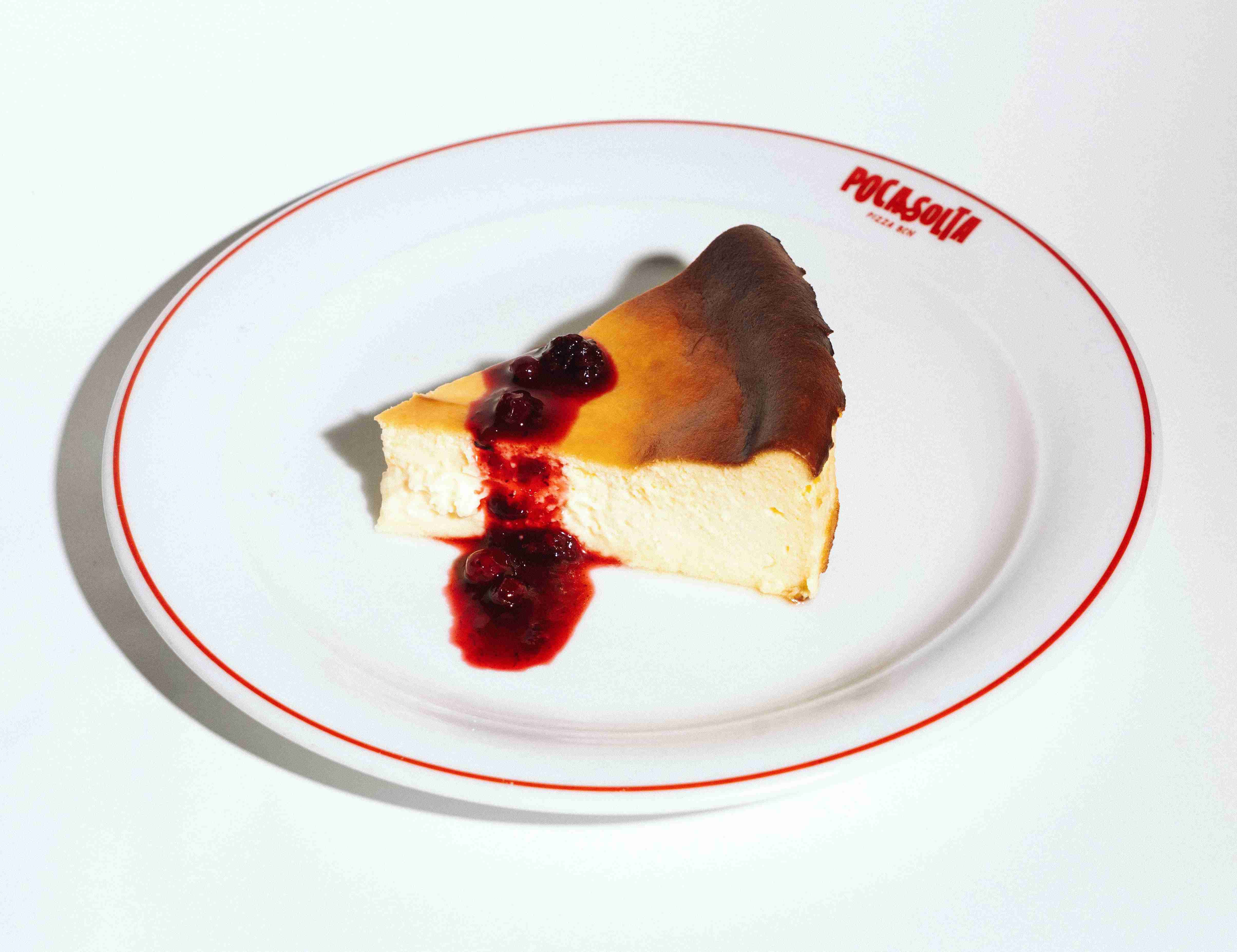 Tarta de queso con frutos rojos